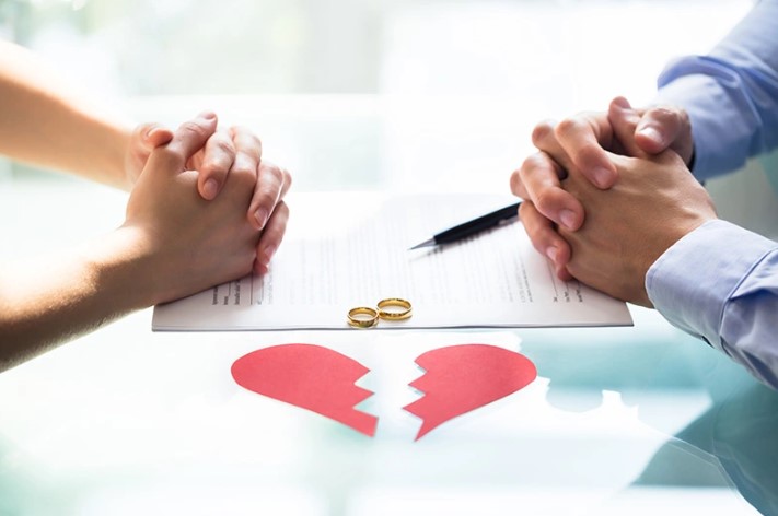 Divorce Lawyers: Expert Guidance for Navigating a Challenging Process